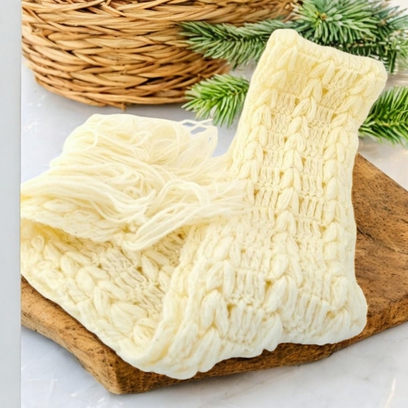 Winter white chunky knit fringed scarf - Picture 4 of 4